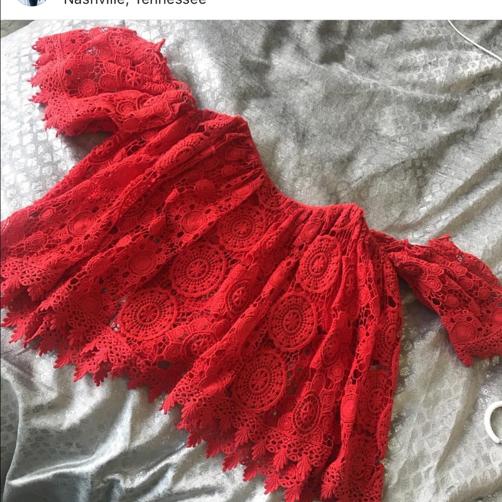 Off the shoulder crop top with lace detail! 😍